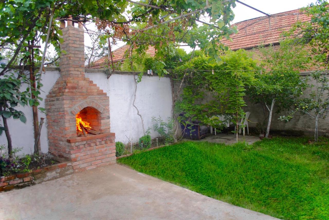 Big Three Apartments In Avlabari, Old Tiflis Exterior foto